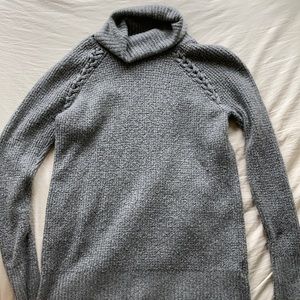 American Eagle Turtleneck